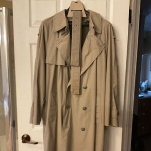 Men’s lined trench coat size 42